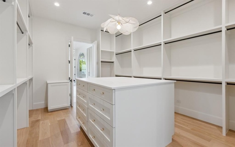 1801 Loving Avenue, Dallas, TX 75214, 5 Bedrooms Bedrooms, ,5 BathroomsBathrooms,Residential,For Sale,1801 Loving Avenue,0,21125531