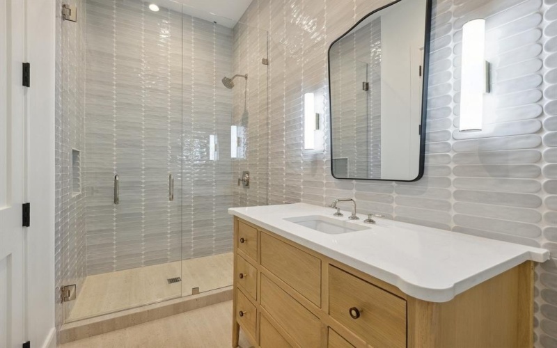 1801 Loving Avenue, Dallas, TX 75214, 5 Bedrooms Bedrooms, ,5 BathroomsBathrooms,Residential,For Sale,1801 Loving Avenue,0,21125531