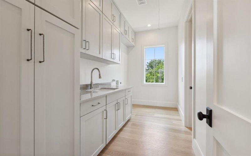 1801 Loving Avenue, Dallas, TX 75214, 5 Bedrooms Bedrooms, ,5 BathroomsBathrooms,Residential,For Sale,1801 Loving Avenue,0,21125531