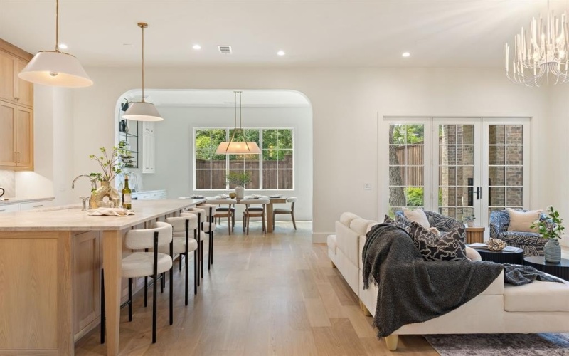 1801 Loving Avenue, Dallas, TX 75214, 5 Bedrooms Bedrooms, ,5 BathroomsBathrooms,Residential,For Sale,1801 Loving Avenue,0,21125531