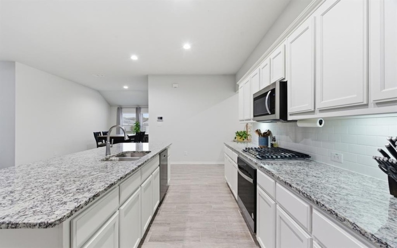 437 Falcon Way, Azle, TX 76020, 4 Bedrooms Bedrooms, ,3 BathroomsBathrooms,Residential,For Sale,437 Falcon Way,0,21126698