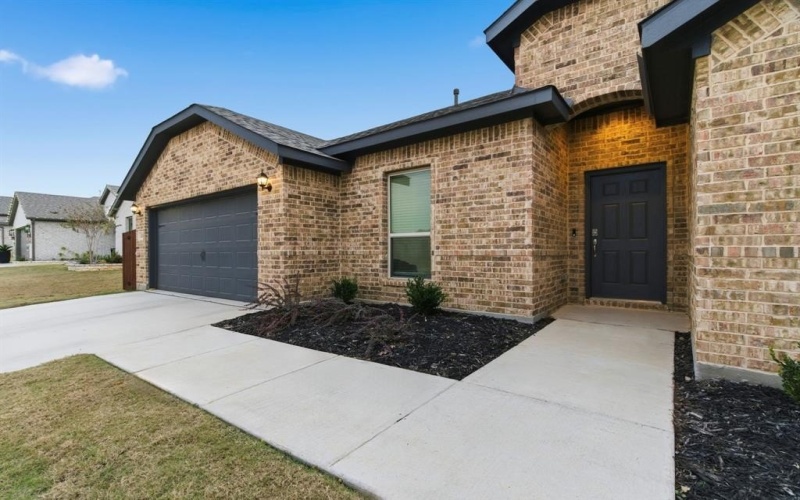 437 Falcon Way, Azle, TX 76020, 4 Bedrooms Bedrooms, ,3 BathroomsBathrooms,Residential,For Sale,437 Falcon Way,0,21126698