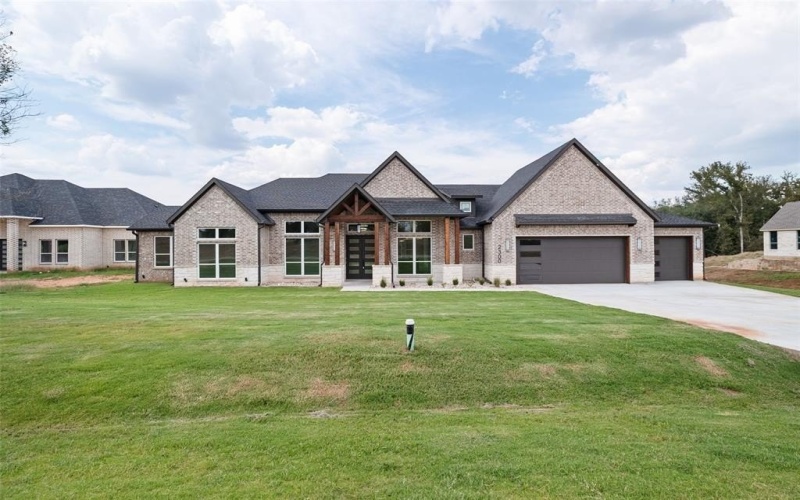 2300 Candlestick Drive, Granbury, TX 76049, 4 Bedrooms Bedrooms, ,3 BathroomsBathrooms,Residential,For Sale,2300 Candlestick Drive,0,21127129