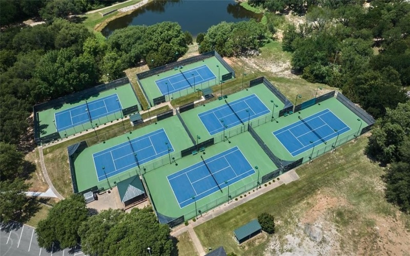 2300 Candlestick Drive, Granbury, TX 76049, 4 Habitaciones Habitaciones , ,3 BañosBaños,Residential,En Venta,2300 Candlestick Drive,0,21127129