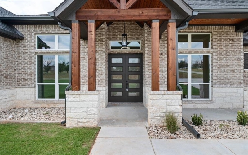 2300 Candlestick Drive, Granbury, TX 76049, 4 Bedrooms Bedrooms, ,3 BathroomsBathrooms,Residential,For Sale,2300 Candlestick Drive,0,21127129