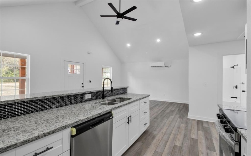 22797 Creekwood Drive, Flint, TX 75762, 2 Bedrooms Bedrooms, ,1 BathroomBathrooms,Residential,For Sale,22797 Creekwood Drive,0,21127274