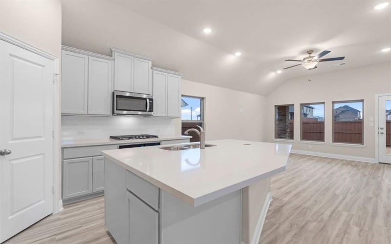 3809 Lakefield Drive, Heartland, TX 75114, 3 Habitaciones Habitaciones , ,2 BañosBaños,Residential,En Venta,3809 Lakefield Drive,0,21127327