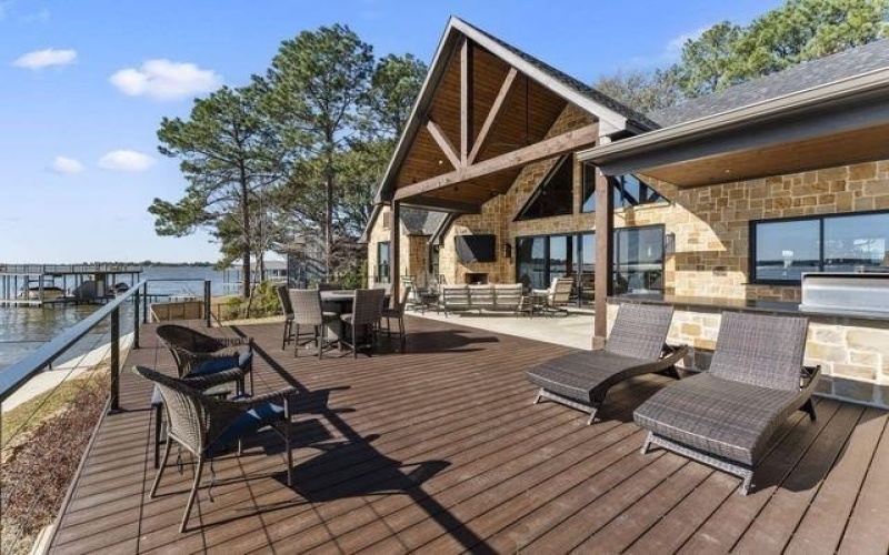 135 N Merlin Drive, Mabank, TX 75156, 4 Bedrooms Bedrooms, ,3 BathroomsBathrooms,Residential,For Sale,135 N Merlin Drive,0,21127419