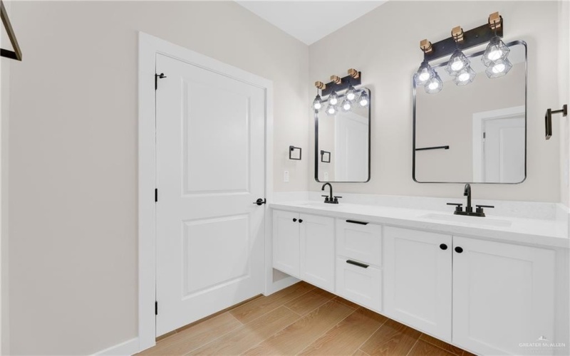 1027 Broken Arrow Drive, Alamo, TX 78516, 3 Bedrooms Bedrooms, ,2 BathroomsBathrooms,Residential,For Sale,1027 Broken Arrow Drive,0,488309