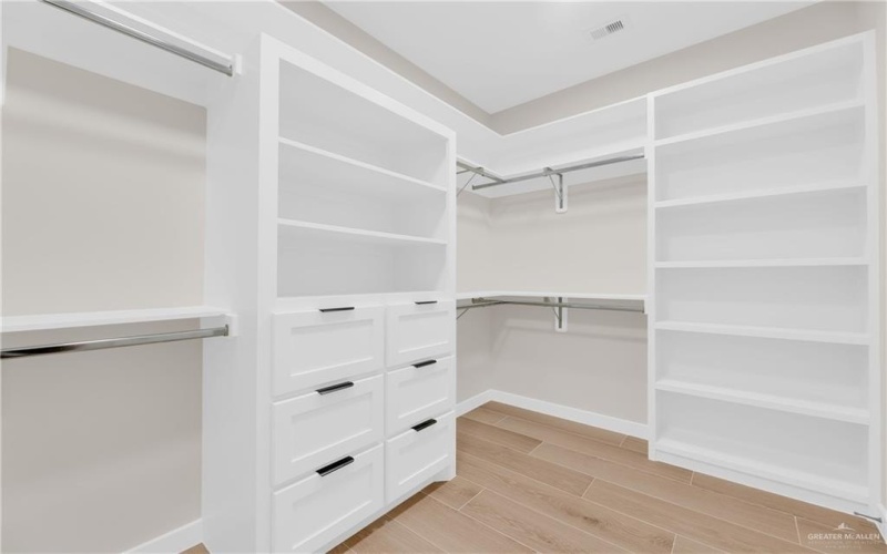 1027 Broken Arrow Drive, Alamo, TX 78516, 3 Bedrooms Bedrooms, ,2 BathroomsBathrooms,Residential,For Sale,1027 Broken Arrow Drive,0,488309