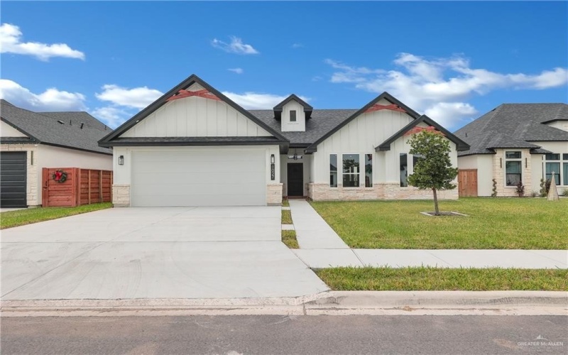 1027 Broken Arrow Drive, Alamo, TX 78516, 3 Bedrooms Bedrooms, ,2 BathroomsBathrooms,Residential,For Sale,1027 Broken Arrow Drive,0,488309