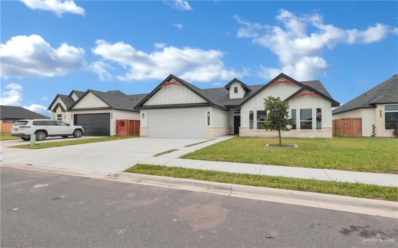 1027 Broken Arrow Drive, Alamo, TX 78516, 3 Bedrooms Bedrooms, ,2 BathroomsBathrooms,Residential,For Sale,1027 Broken Arrow Drive,0,488309
