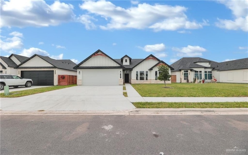 1027 Broken Arrow Drive, Alamo, TX 78516, 3 Bedrooms Bedrooms, ,2 BathroomsBathrooms,Residential,For Sale,1027 Broken Arrow Drive,0,488309