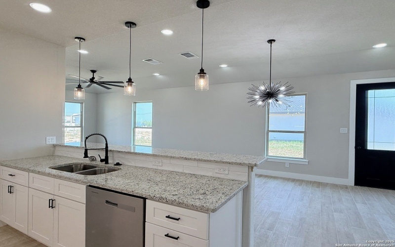 121 Camino Verde Ct, La Vernia, TX 78121, 3 Bedrooms Bedrooms, ,2 BathroomsBathrooms,Residential,For Sale,121 Camino Verde Ct,0,1912144