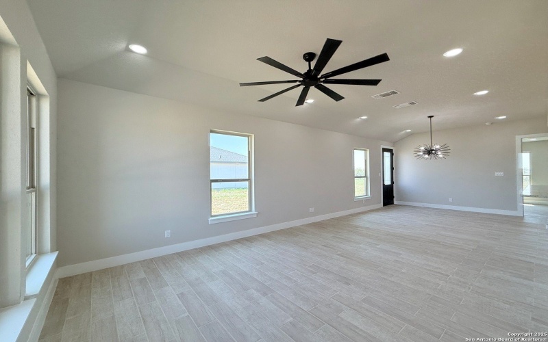 121 Camino Verde Ct, La Vernia, TX 78121, 3 Bedrooms Bedrooms, ,2 BathroomsBathrooms,Residential,For Sale,121 Camino Verde Ct,0,1912144