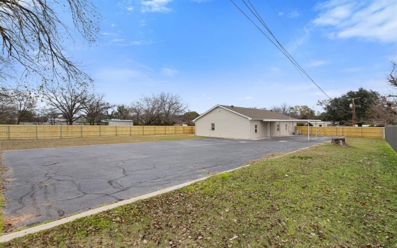 1812 Carpenter Street, Bridgeport, TX 76426, 3 Habitaciones Habitaciones , ,2 BañosBaños,Residential,En Venta,1812 Carpenter Street,0,21120079