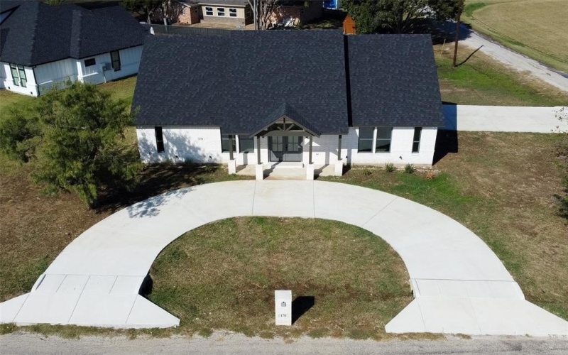 170 Half Moon Way, Runaway Bay, TX 76426, 4 Bedrooms Bedrooms, ,2 BathroomsBathrooms,Residential,For Sale,170 Half Moon Way,0,21127436