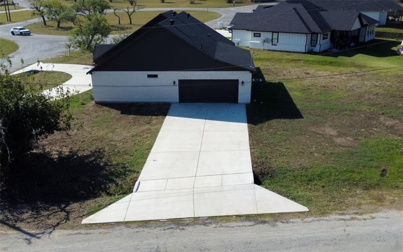 170 Half Moon Way, Runaway Bay, TX 76426, 4 Bedrooms Bedrooms, ,2 BathroomsBathrooms,Residential,For Sale,170 Half Moon Way,0,21127436