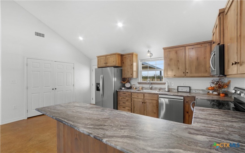 302 County Road 422, Bartlett, TX 76511, 2 Bedrooms Bedrooms, ,2 BathroomsBathrooms,Residential,For Sale,302 County Road 422,0,597147