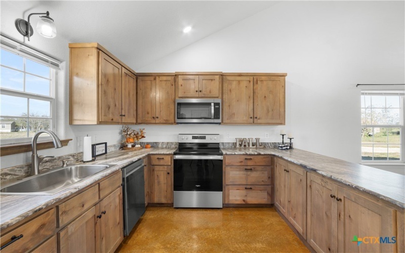 302 County Road 422, Bartlett, TX 76511, 2 Bedrooms Bedrooms, ,2 BathroomsBathrooms,Residential,For Sale,302 County Road 422,0,597147