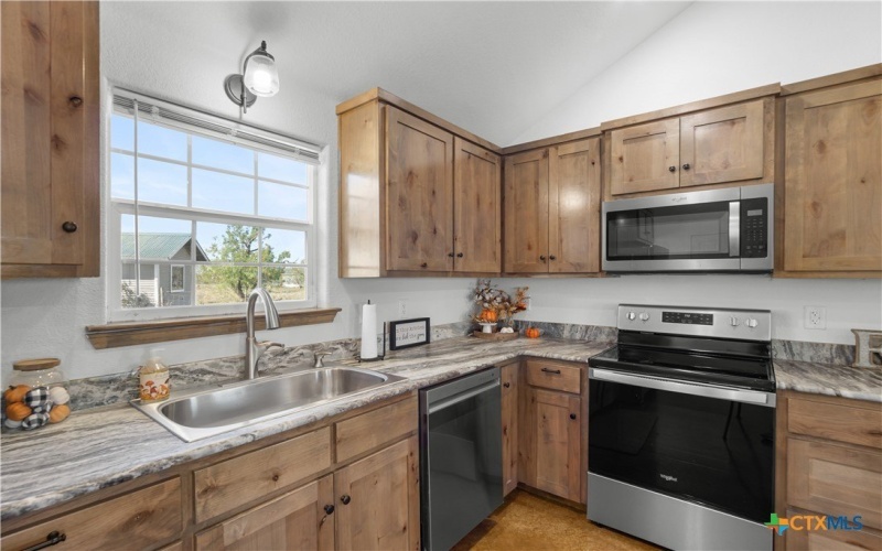 302 County Road 422, Bartlett, TX 76511, 2 Bedrooms Bedrooms, ,2 BathroomsBathrooms,Residential,For Sale,302 County Road 422,0,597147