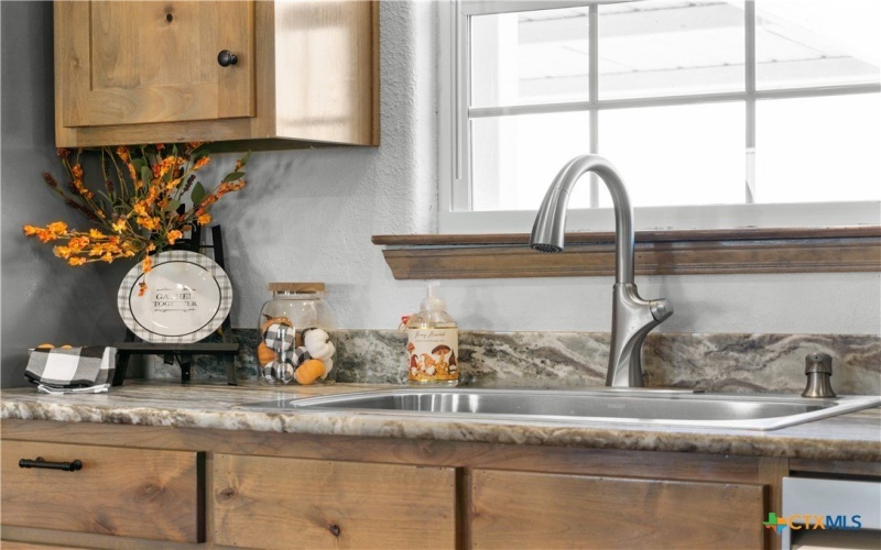 302 County Road 422, Bartlett, TX 76511, 2 Bedrooms Bedrooms, ,2 BathroomsBathrooms,Residential,For Sale,302 County Road 422,0,597147