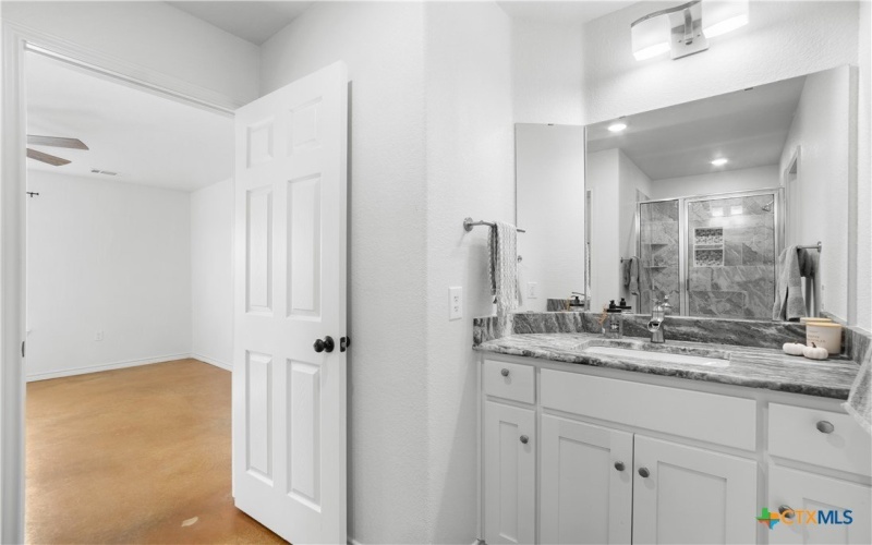 302 County Road 422, Bartlett, TX 76511, 2 Bedrooms Bedrooms, ,2 BathroomsBathrooms,Residential,For Sale,302 County Road 422,0,597147