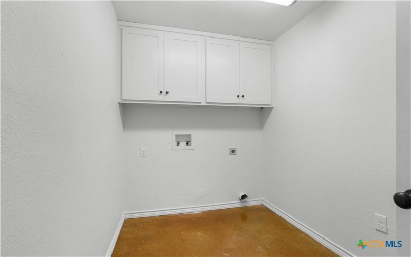 302 County Road 422, Bartlett, TX 76511, 2 Bedrooms Bedrooms, ,2 BathroomsBathrooms,Residential,For Sale,302 County Road 422,0,597147