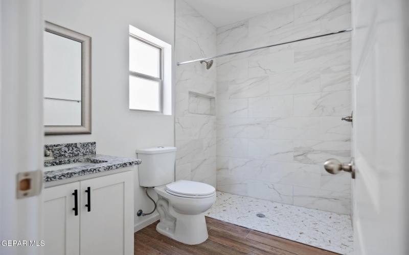 916 Saint Vrain Street unit: B #B, El Paso, TX 79901, 1 Dormitorio Habitaciones , ,1 BañoBaños,Residential Multi Family,En Venta,916 Saint Vrain Street unit: B,0,934780