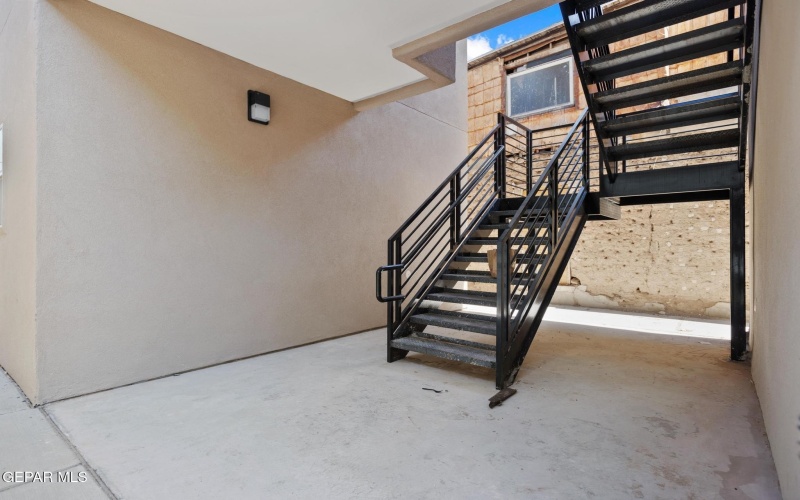 916 Saint Vrain Street unit: B #B, El Paso, TX 79901, 1 Dormitorio Habitaciones , ,1 BañoBaños,Residential Multi Family,En Venta,916 Saint Vrain Street unit: B,0,934780