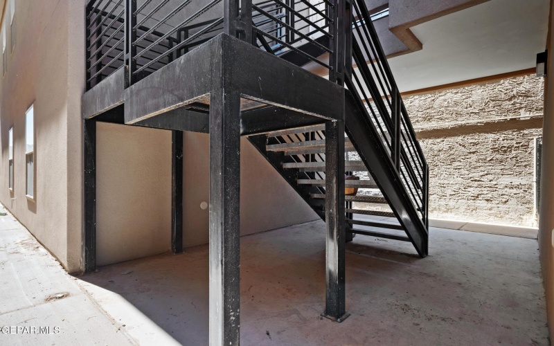 916 Saint Vrain Street unit: B #B, El Paso, TX 79901, 1 Dormitorio Habitaciones , ,1 BañoBaños,Residential Multi Family,En Venta,916 Saint Vrain Street unit: B,0,934780