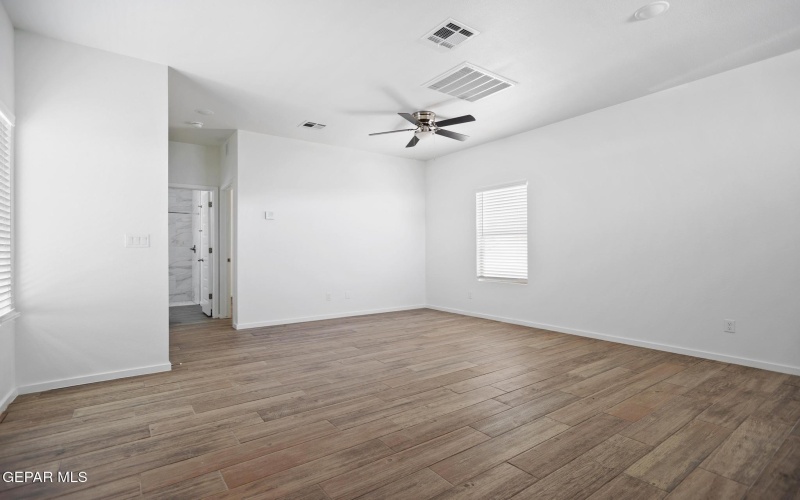 916 Saint Vrain Street unit: B #B, El Paso, TX 79901, 1 Dormitorio Habitaciones , ,1 BañoBaños,Residential Multi Family,En Venta,916 Saint Vrain Street unit: B,0,934780