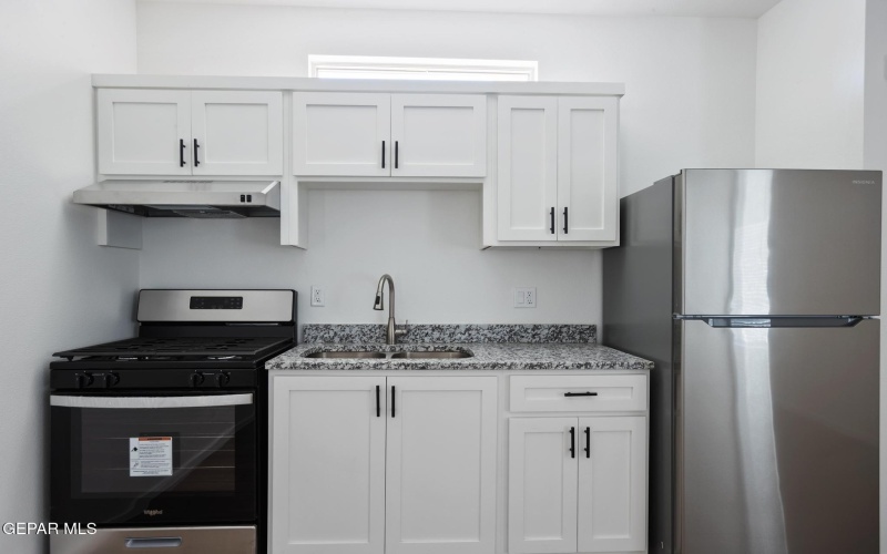 916 Saint Vrain Street unit: B #B, El Paso, TX 79901, 1 Dormitorio Habitaciones , ,1 BañoBaños,Residential Multi Family,En Venta,916 Saint Vrain Street unit: B,0,934780