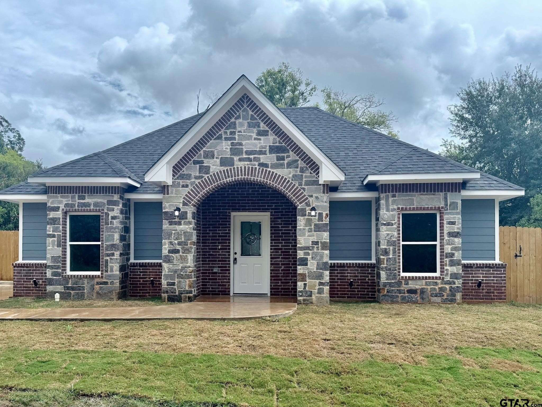 536 Alabama Street, Jacksonville, TX 75766, 3 Habitaciones Habitaciones , ,2 BañosBaños,Residential,En Venta,536 Alabama Street,0,25017494