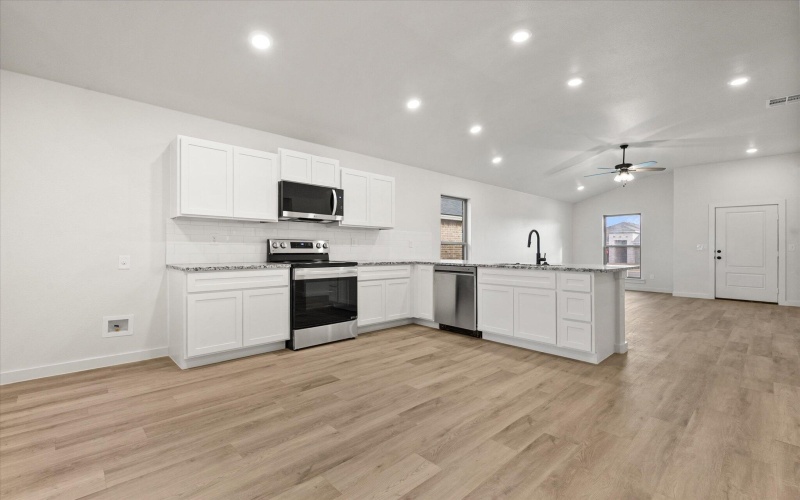 3006 139th Street, Lubbock, TX 79423, 3 Bedrooms Bedrooms, ,2 BathroomsBathrooms,Residential,For Sale,3006 139th Street,0,202563862