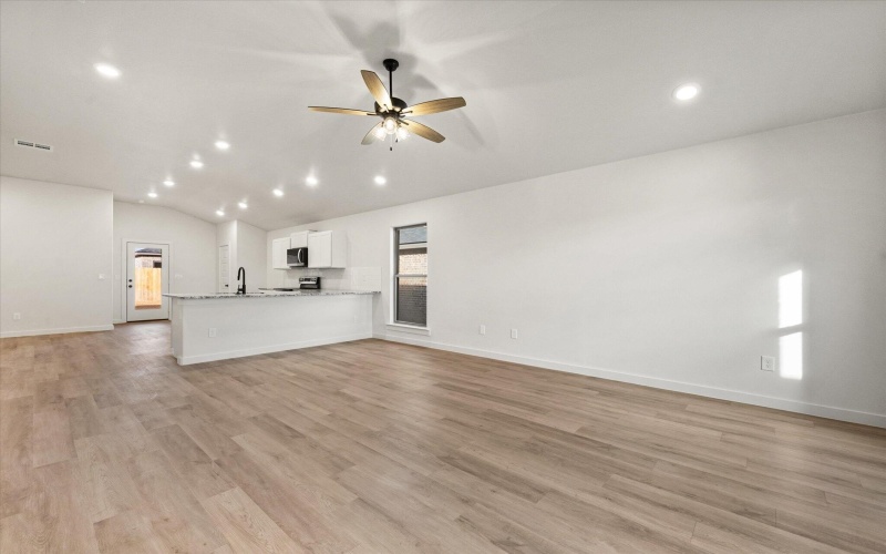 3006 139th Street, Lubbock, TX 79423, 3 Bedrooms Bedrooms, ,2 BathroomsBathrooms,Residential,For Sale,3006 139th Street,0,202563862