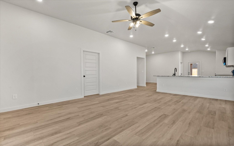 3006 139th Street, Lubbock, TX 79423, 3 Bedrooms Bedrooms, ,2 BathroomsBathrooms,Residential,For Sale,3006 139th Street,0,202563862