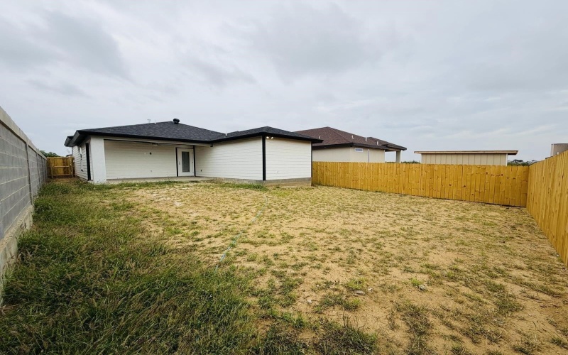 4008 Gia St., LAREDO, TX 78046, 3 Bedrooms Bedrooms, ,2 BathroomsBathrooms,Residential,For Sale,4008 Gia St.,0,20255309