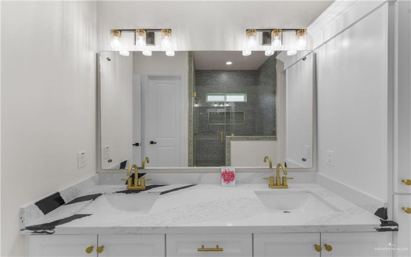 13908 N 35th Street, McAllen, TX 78504, 4 Bedrooms Bedrooms, ,3 BathroomsBathrooms,Residential,For Sale,13908 N 35th Street,0,488648