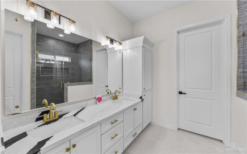 13908 N 35th Street, McAllen, TX 78504, 4 Bedrooms Bedrooms, ,3 BathroomsBathrooms,Residential,For Sale,13908 N 35th Street,0,488648