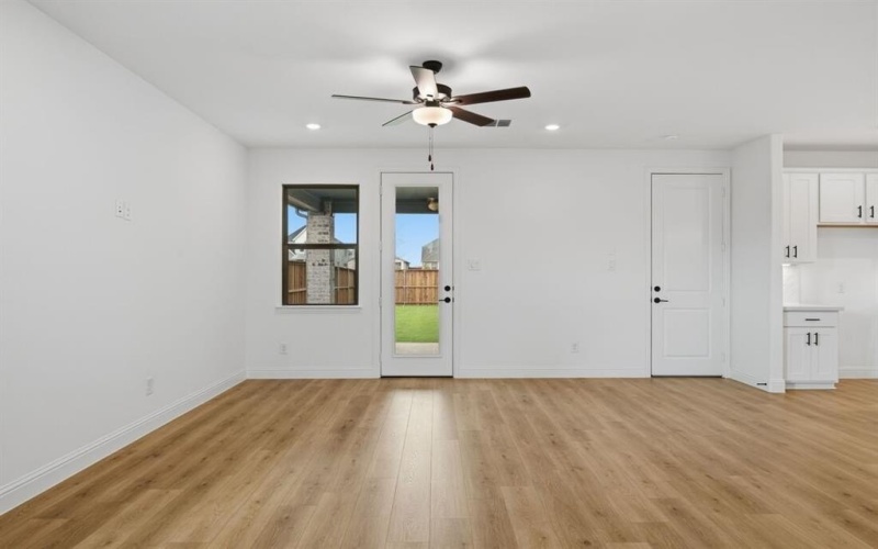 1124 Broomsedge Mews, Celina, TX 75009, 4 Bedrooms Bedrooms, ,3 BathroomsBathrooms,Residential,For Sale,1124 Broomsedge Mews,0,20992463