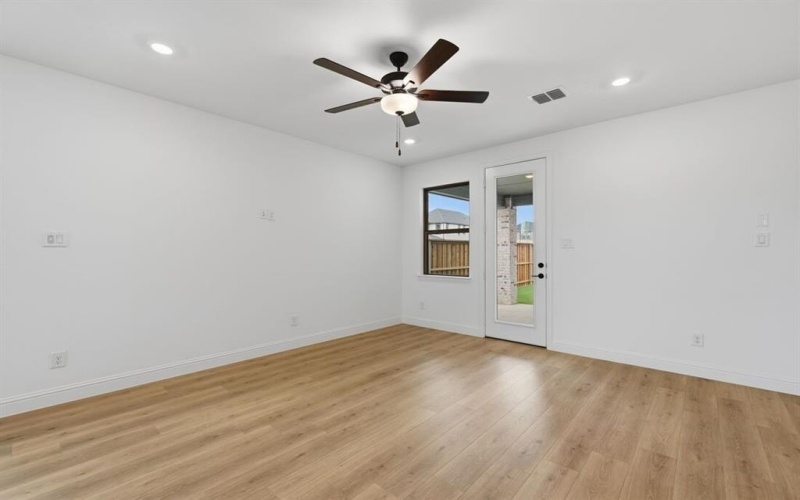 1124 Broomsedge Mews, Celina, TX 75009, 4 Bedrooms Bedrooms, ,3 BathroomsBathrooms,Residential,For Sale,1124 Broomsedge Mews,0,20992463