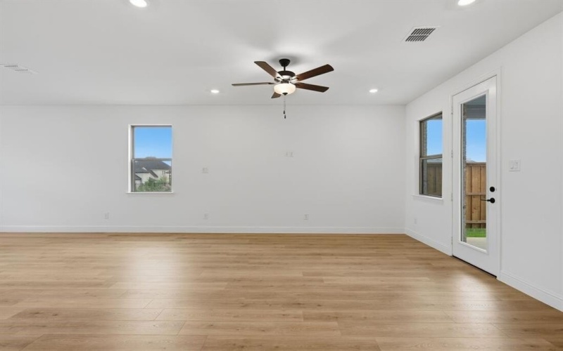 1124 Broomsedge Mews, Celina, TX 75009, 4 Bedrooms Bedrooms, ,3 BathroomsBathrooms,Residential,For Sale,1124 Broomsedge Mews,0,20992463