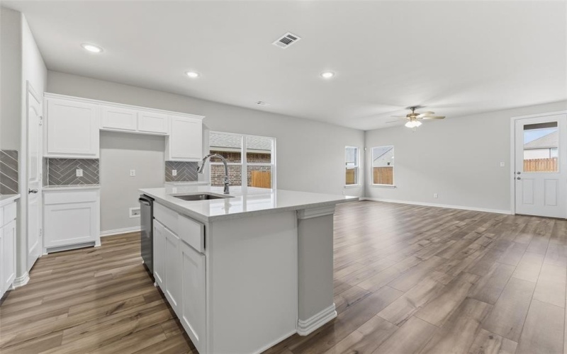 3515 Helena Street, Gainesville, TX 76240, 4 Habitaciones Habitaciones , ,2 BañosBaños,Residential,En Venta,3515 Helena Street,0,21127989