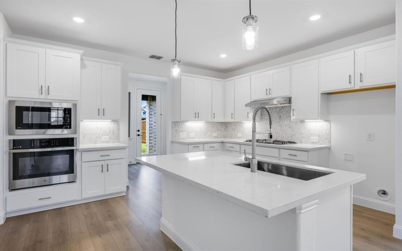 1120 Broomsedge Mews, Celina, TX 75009, 4 Habitaciones Habitaciones , ,3 BañosBaños,Residential,En Venta,1120 Broomsedge Mews,0,21128149