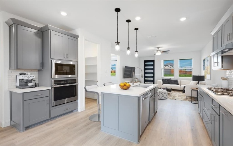 1136 Broomsedge Mews, Celina, TX 75009, 3 Bedrooms Bedrooms, ,2 BathroomsBathrooms,Residential,For Sale,1136 Broomsedge Mews,0,21128227