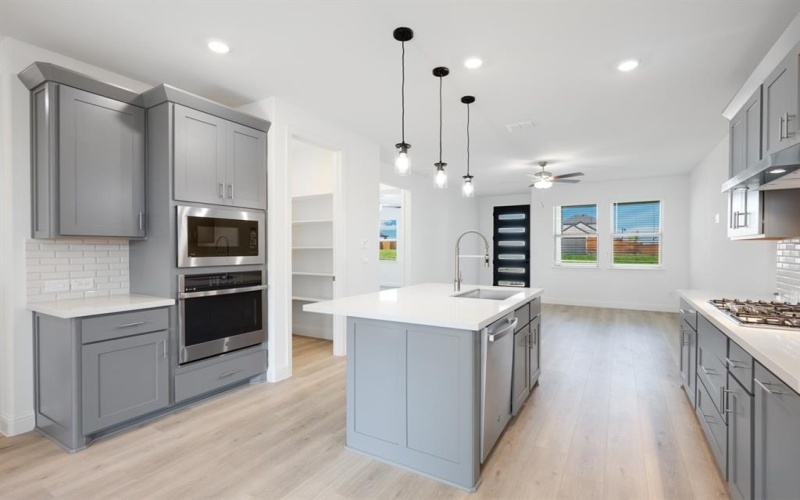 1136 Broomsedge Mews, Celina, TX 75009, 3 Bedrooms Bedrooms, ,2 BathroomsBathrooms,Residential,For Sale,1136 Broomsedge Mews,0,21128227