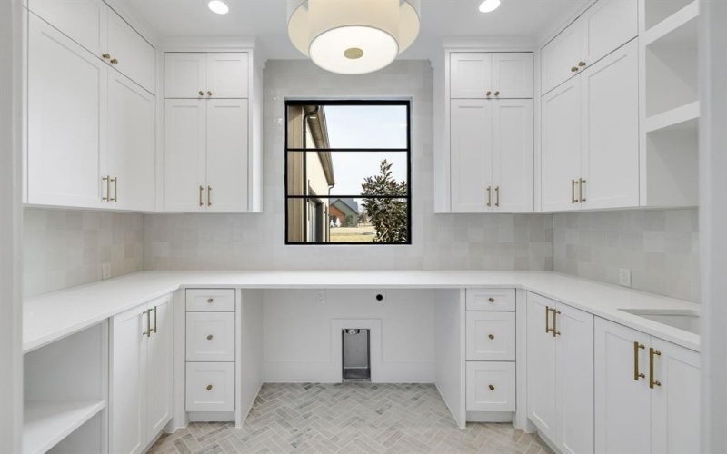 1700 Carter Lane, Gunter, TX 75058, 4 Bedrooms Bedrooms, ,5 BathroomsBathrooms,Residential,For Sale,1700 Carter Lane,0,21110530