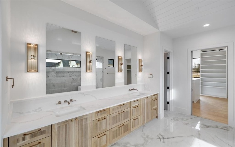 1700 Carter Lane, Gunter, TX 75058, 4 Bedrooms Bedrooms, ,5 BathroomsBathrooms,Residential,For Sale,1700 Carter Lane,0,21110530