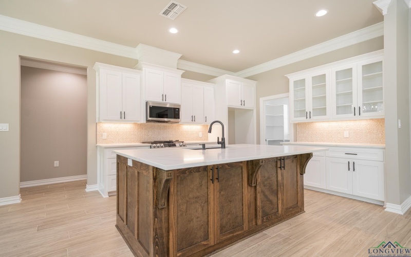 141 Indian Rock Drive, Gilmer, TX 75645, 4 Habitaciones Habitaciones , ,3 BañosBaños,Residential,En Venta,141 Indian Rock Drive,0,20252419